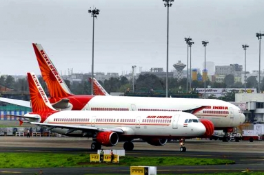 DGCA suspends license of Air India Pilot and Copilot