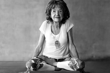 100-Year-Old Indian Origin Yoga Instructor Lead Classes to Youngsters and Has No Plans to Quit