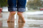 keep your feet neat and clean, Keep feet neat and clean, 4 steps to follow to keep your feet neat and clean in monsoon, Flip flop