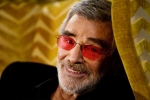 Burt Reynolds death, Dan August, hollywood star burt reynolds dies at 82, Golden globe