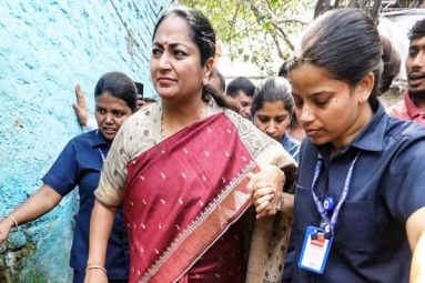 Delhi Chief Minister Rekha Gupta Attacked in a Public Meet