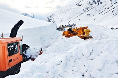 India Builds World’s Highest Motorable Road at Mig La Pass India Builds World’s Highest Motorable Road at Mig La Pass