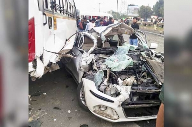 Eight Killed after Car gets Sandwiched between two Trucks in Pune