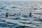 Congressmen, fishermen, rahul gandhi swims in the arabian sea with kerala fishermen, Breakfast