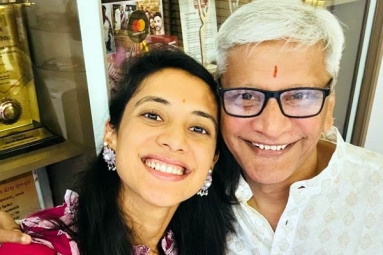 Smriti Mandhana's Father Returns Home