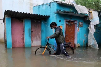 MeT Department : Tamil Nadu and Puducherry Likely To Experience More Rains Next Week