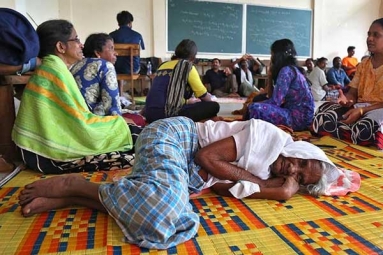 UNICEF Team Visits Alappuzha Relief Camp, Praises Kerala Govt.