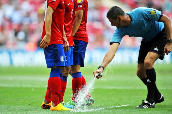 World Cup Fever: fans use vanishing spray at home},{World Cup Fever: fans use vanishing spray at home