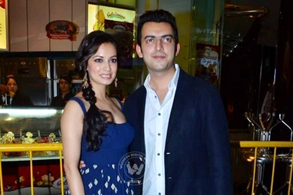 Dia Mirza gets engaged in New York},{Dia Mirza gets engaged in New York