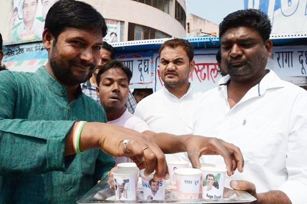 Will 'Rahul Milk' challenge 'Modi chai'?},{Will 'Rahul Milk' challenge 'Modi chai'?