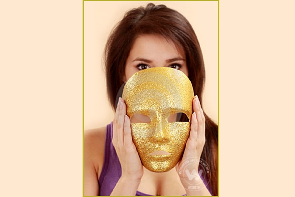 Gold is the new beauty trend},{Gold is the new beauty trend