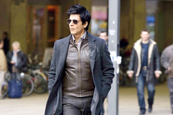 Shah Rukh Khan in Bollywood remake of &quot;Mr &amp; Mrs Smith&quot;},{Shah Rukh Khan in Bollywood remake of &quot;Mr &amp; Mrs Smith&quot;