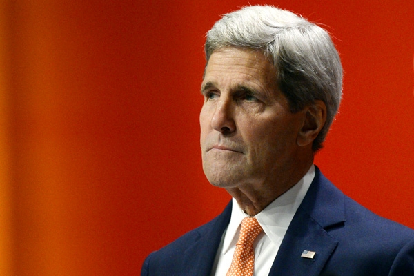 John Kerry convoy met with accident in Ahmadabad},{John Kerry convoy met with accident in Ahmadabad