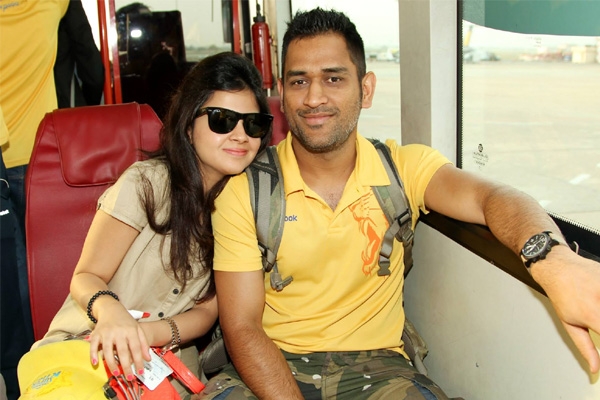 Daddy Mahendra Singh Doni’s Ziva pic},{Daddy Mahendra Singh Doni’s Ziva pic