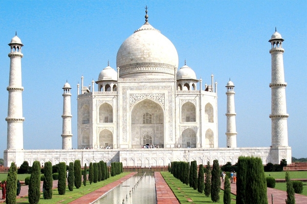 Taj Mahal threatened by crematorium },{Taj Mahal threatened by crematorium 