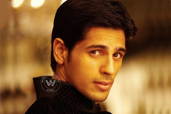 Siddharth Malhotra learns scuba diving for 'The Villain'},{Siddharth Malhotra learns scuba diving for 'The Villain'