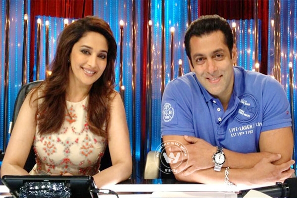 SRK defends Salman, Madhuri's Saifai Mahotsav performance, actors clarify},{SRK defends Salman, Madhuri's Saifai Mahotsav performance, actors clarify