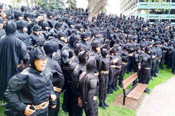 Calgary hosts largest gathering of people dressed as Batman, enter Guinness Book},{Calgary hosts largest gathering of people dressed as Batman, enter Guinness Book