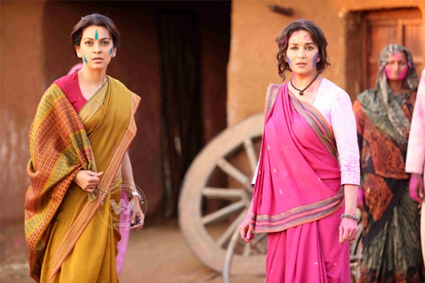 Madhuri Dixit’s &#039;Gulaab Gang&#039; release postponed},{Madhuri Dixit’s &#039;Gulaab Gang&#039; release postponed