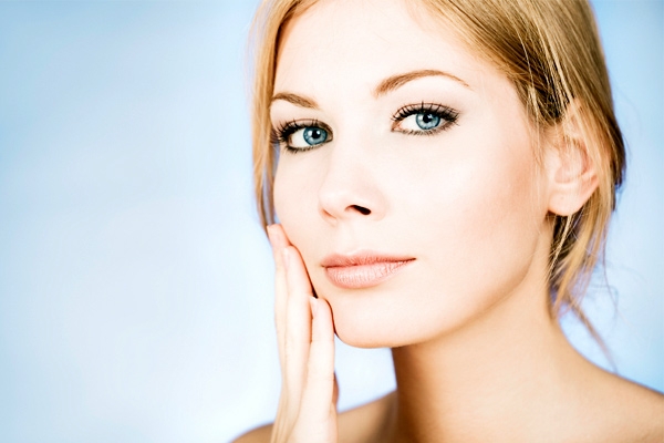 Beauty care with strawberry and yogurt },{Beauty care with strawberry and yogurt 