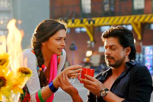 Shah Rukh-Deepika set hearts on fire with Manwa Laage},{Shah Rukh-Deepika set hearts on fire with Manwa Laage