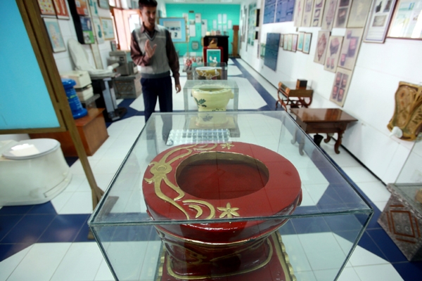 Delhis International Museum of Toilet in Times 10 weirdest museums list},{Delhis International Museum of Toilet in Times 10 weirdest museums list