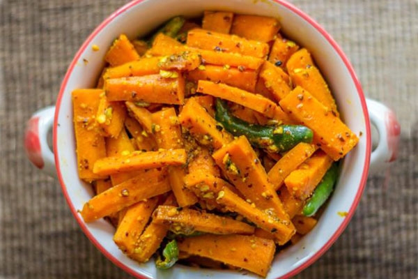 Healthy Carrot Pickle with mustard oil