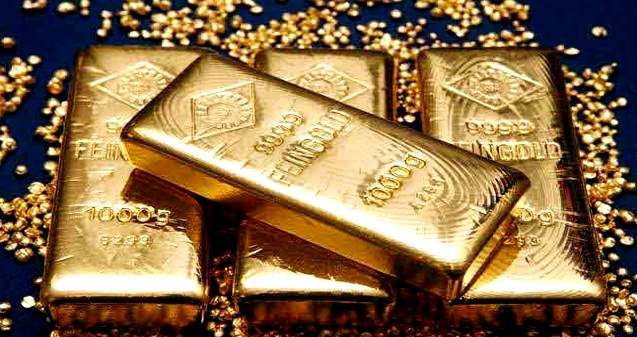NRI held for smuggling gold 