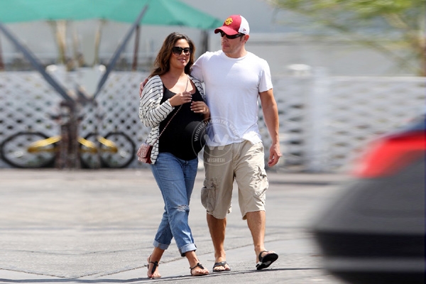 Nick and Vanessa Lachey expecting second child},{Nick and Vanessa Lachey expecting second child