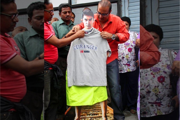 Aamir Khan&#039;s nude PK poster dressed up!},{Aamir Khan&#039;s nude PK poster dressed up!