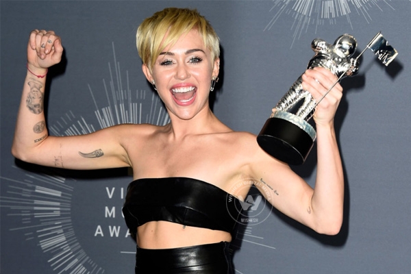 And the winners of MTV VMA 2014 are},{And the winners of MTV VMA 2014 are