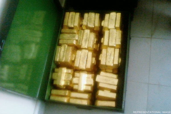 Rs 1.99 crore worth Gold seized at Mumbai airport
