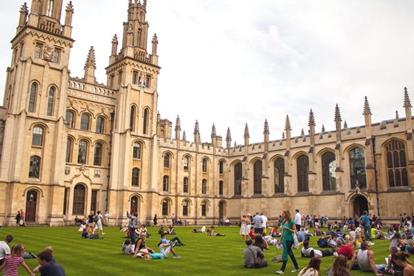 Indian-origin student sues Oxford University for 'boring' teaching