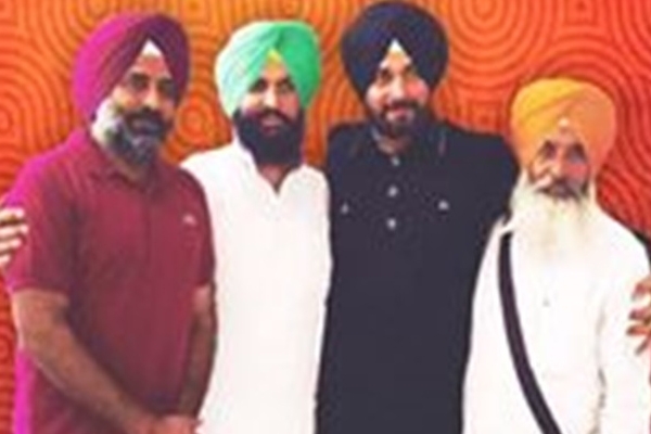 Navjot Singh Sidhu forms news political front ‘Aawaaz-e-Punjab’