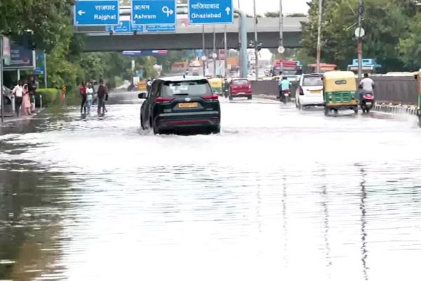 Red Alert issued for Delhi: Schools Shut