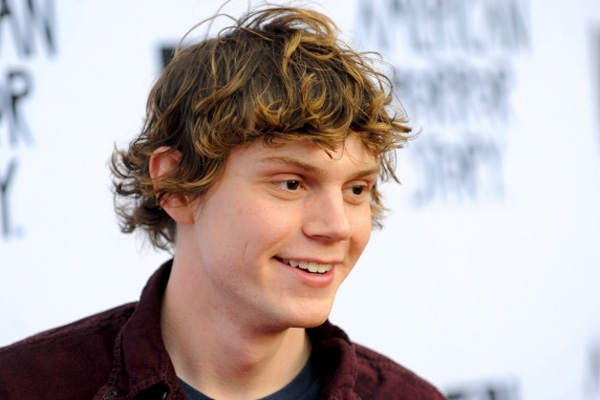 Evan Peters to cast in &#039; Elvis And Nixon.&#039;},{Evan Peters to cast in &#039; Elvis And Nixon.&#039;