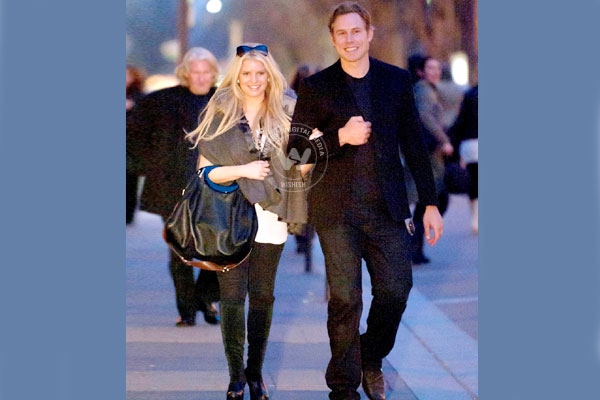 Jessica Simpson weds Eric Johnson},{Jessica Simpson weds Eric Johnson