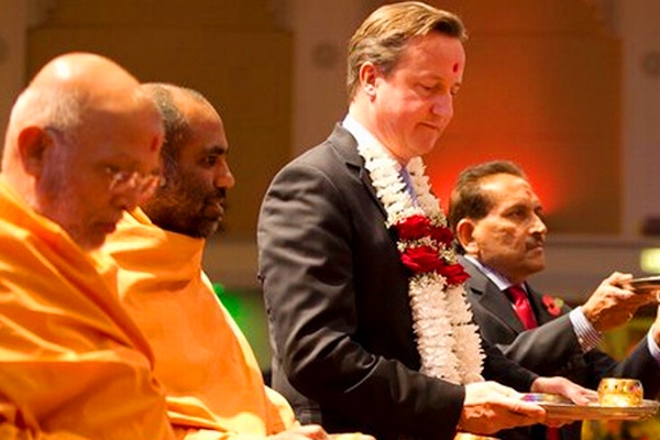 PM David Cameron visits Mandhir to Woo NRI votes?},{PM David Cameron visits Mandhir to Woo NRI votes?