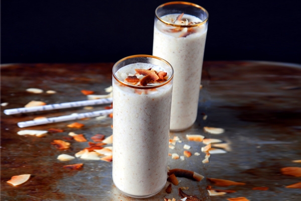  Toasted Coconut and Banana Smoothie Recipe`