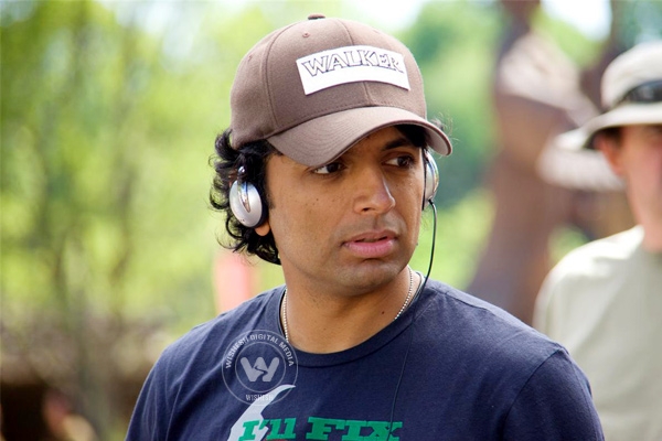 M. Night Shyamalan to team up with Bruce Willis again},{M. Night Shyamalan to team up with Bruce Willis again