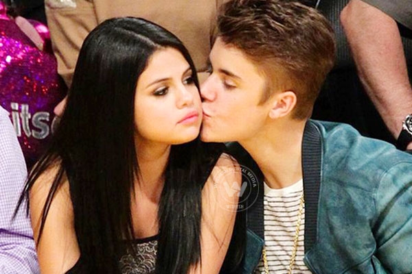 Justin Biber and Selena Gomez are living-in together!},{Justin Biber and Selena Gomez are living-in together!