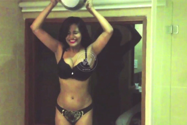 Poonam Pandey turns on the heat with ice bucket challenge},{Poonam Pandey turns on the heat with ice bucket challenge