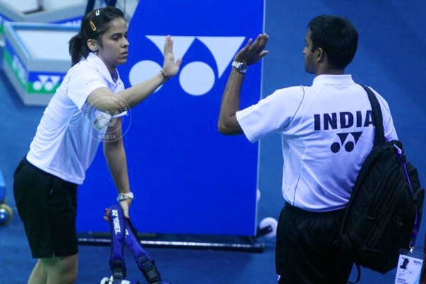 Saina Nehwal splits with Pullela Gopichand, to train with Vimal Kumar},{Saina Nehwal splits with Pullela Gopichand, to train with Vimal Kumar