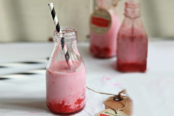 Creamy Strawberry Milkshake with Coconut Milk