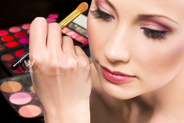 How to deal with makeup allergies},{How to deal with makeup allergies
