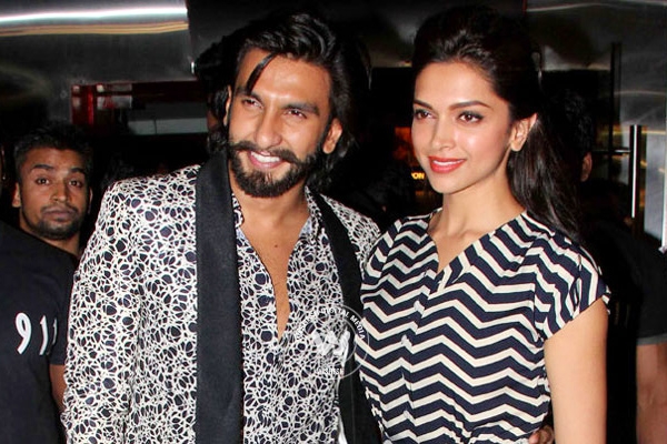 Ranveer Singh-Deepika Padukone take things to the next level},{Ranveer Singh-Deepika Padukone take things to the next level