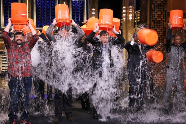 What is the rage about ALS Ice bucket Challenge?},{What is the rage about ALS Ice bucket Challenge?