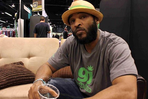 Wu-Tang rapper cuts penis, jumps off balcony},{Wu-Tang rapper cuts penis, jumps off balcony