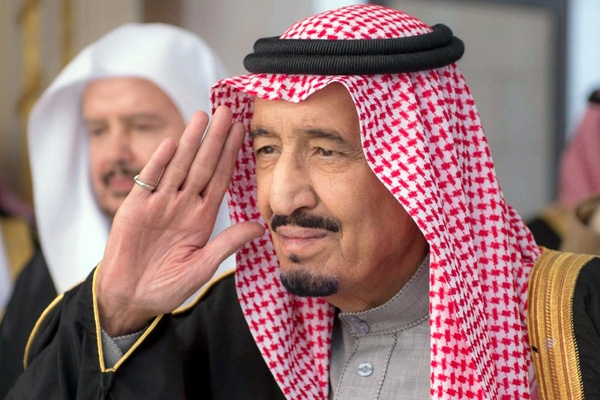 Saudi King Salman pours $32 billion for employees},{Saudi King Salman pours $32 billion for employees