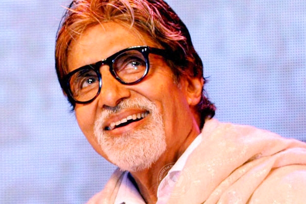 Big B spends time with Family on Birthday},{Big B spends time with Family on Birthday
